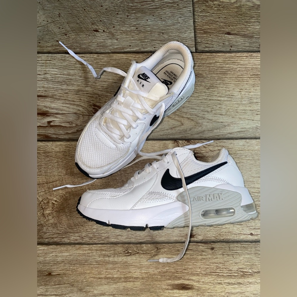 Nike Air Max Excee / Size 5.5